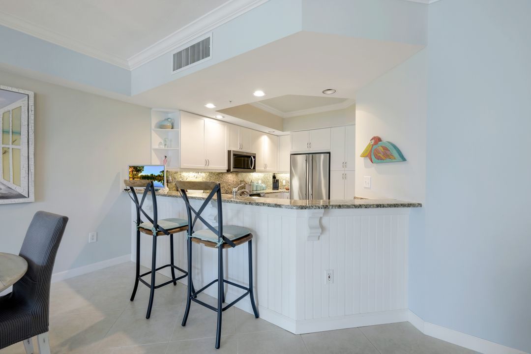 315 Dunes Blvd #204, Naples, FL 34110