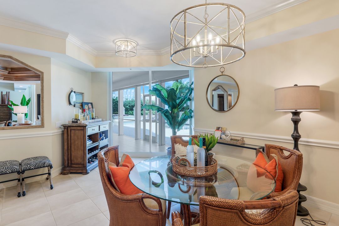 295 Grande Way #105, Naples, FL 34110