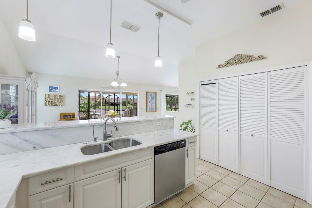 3637 Kent Dr, Naples, FL 34112