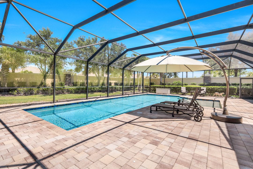 9266 Quarry Dr, Naples, FL 34120