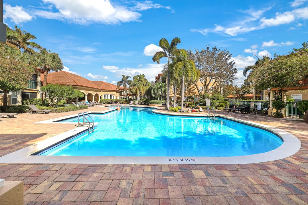 8960 Colonnades Ct E #926, Bonita Springs, FL 34135