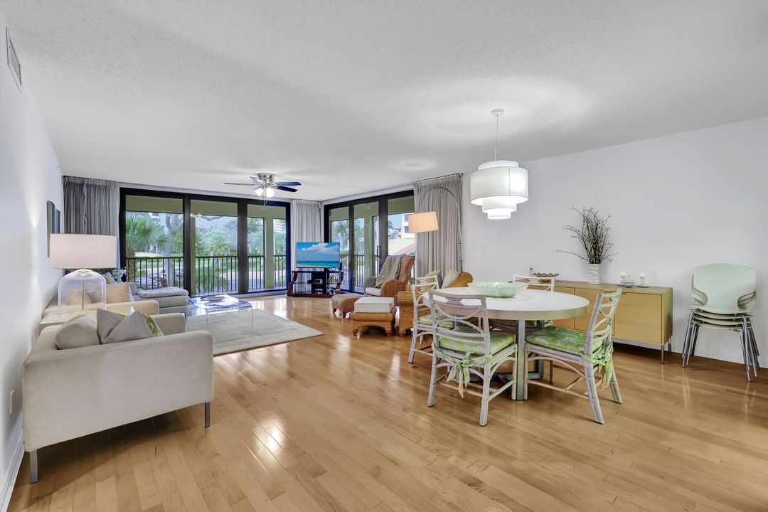 6040 Pelican Bay Blvd #101, Naples, FL 34108