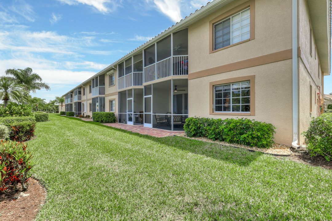 9061 Michael Cir #11, Naples, FL 34113