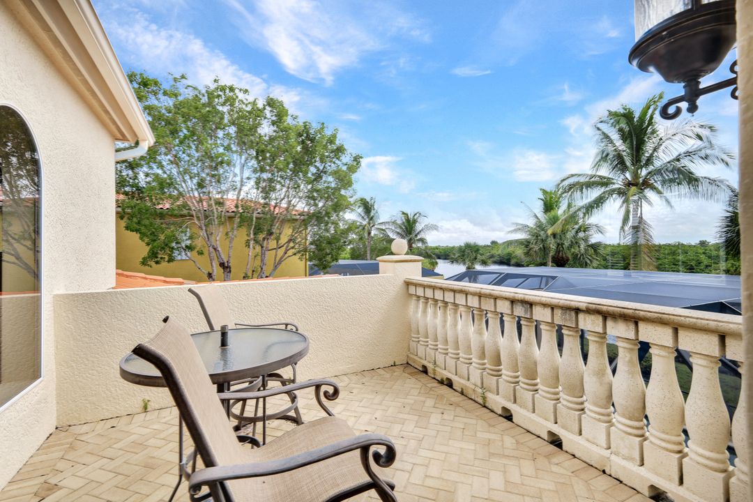 8576 Bellagio Dr, Naples, FL 34114