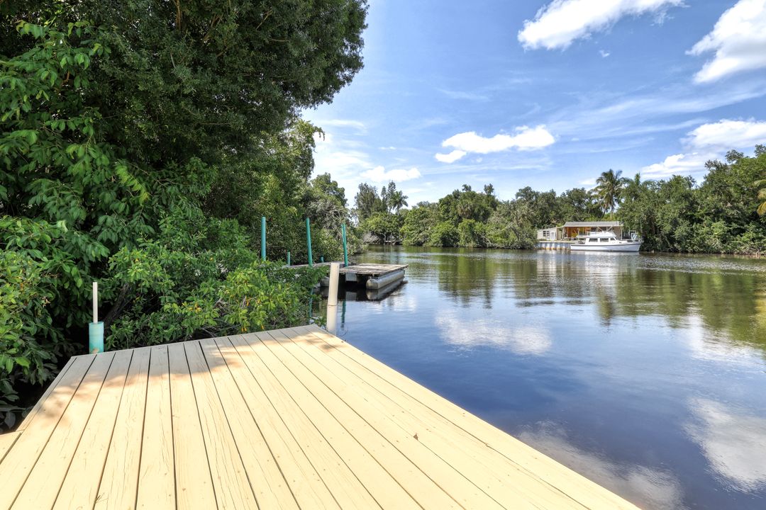 165 Lagoon Dr, Fort Myers, FL 33905