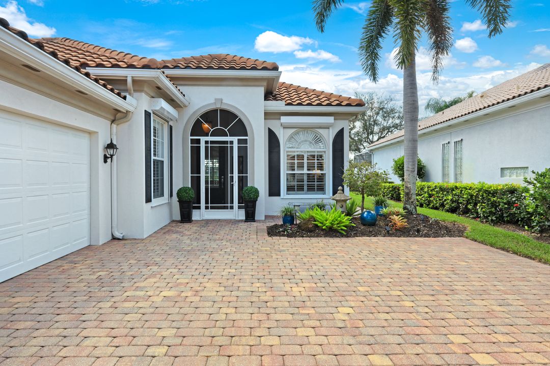 3802 Whidbey Way, Naples, FL 34119