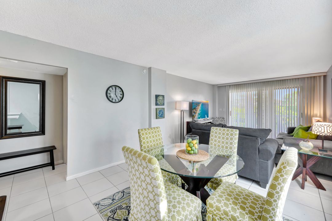 1300 Gulf Shore Blvd N #407, Naples, FL 34102