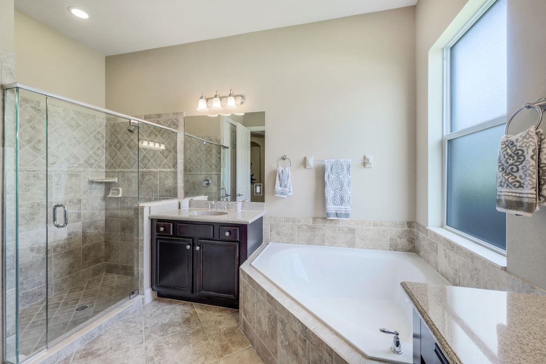 9685 Cobalt Cove Cir, Naples, FL 34120