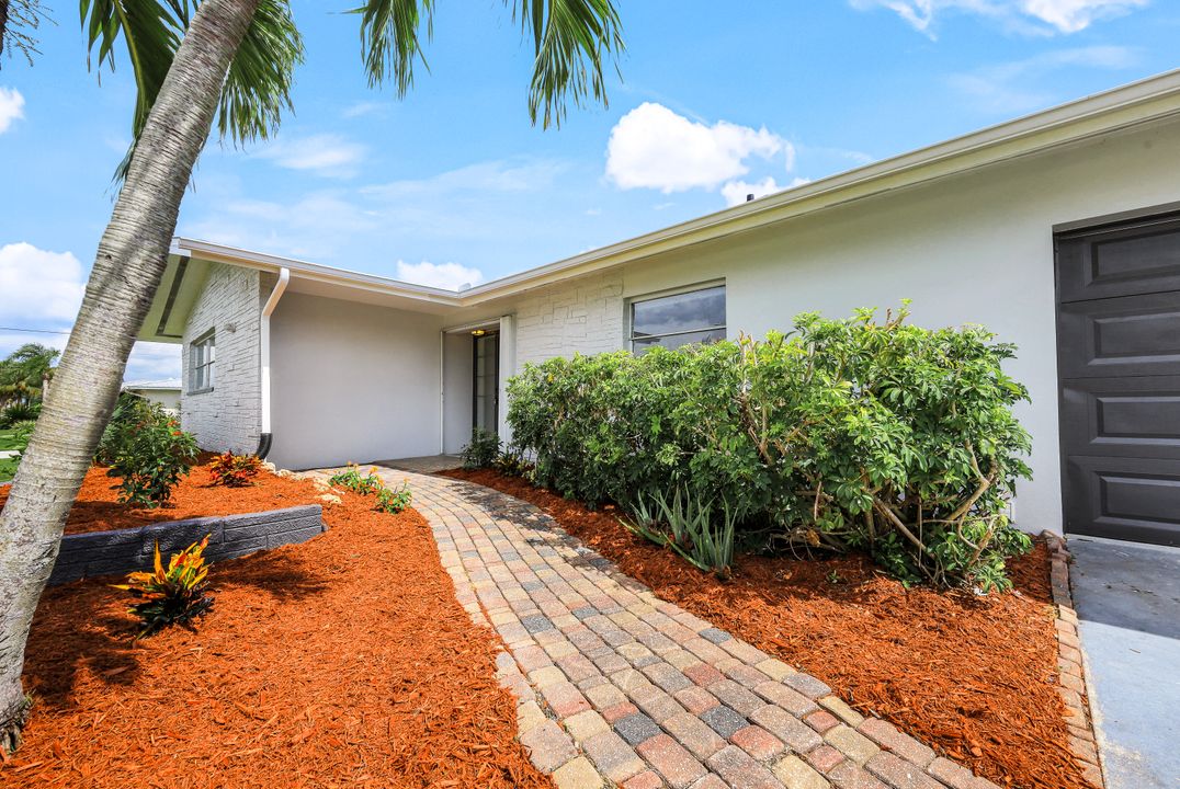 1732 Cornwallis Pkwy, Cape Coral, FL 33904