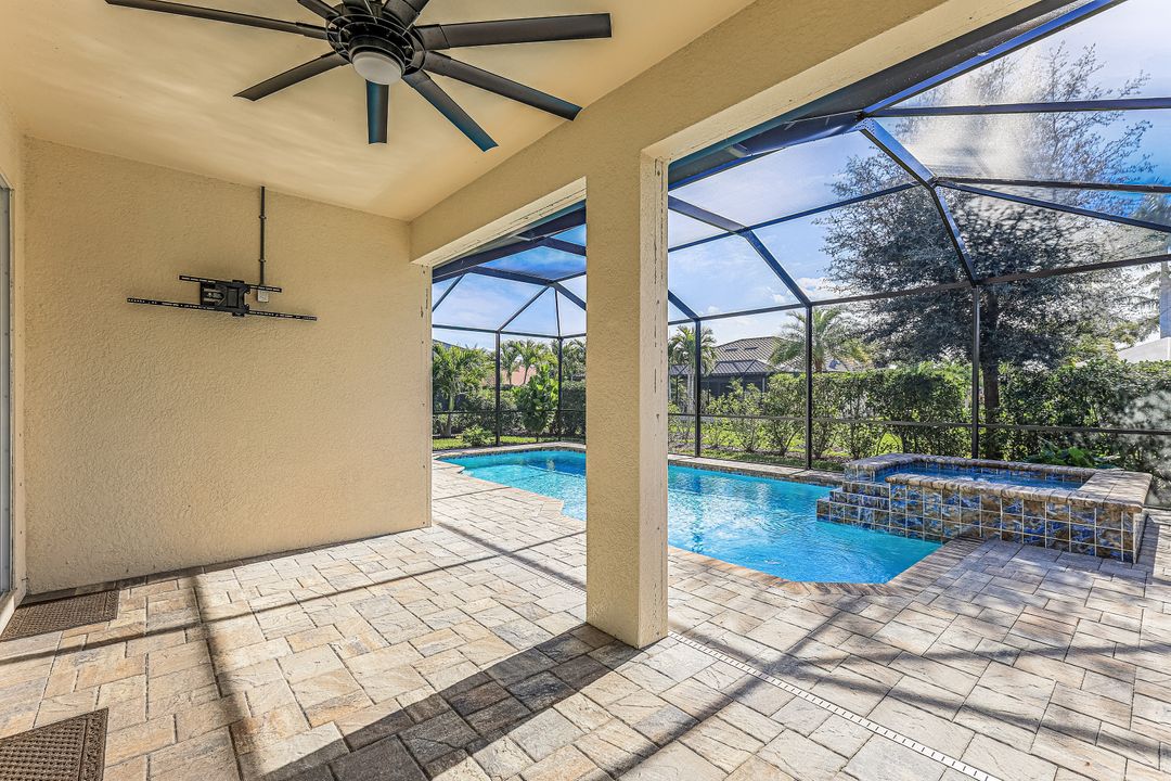 2929 Sunset Pointe Cir, Cape Coral, FL 33914