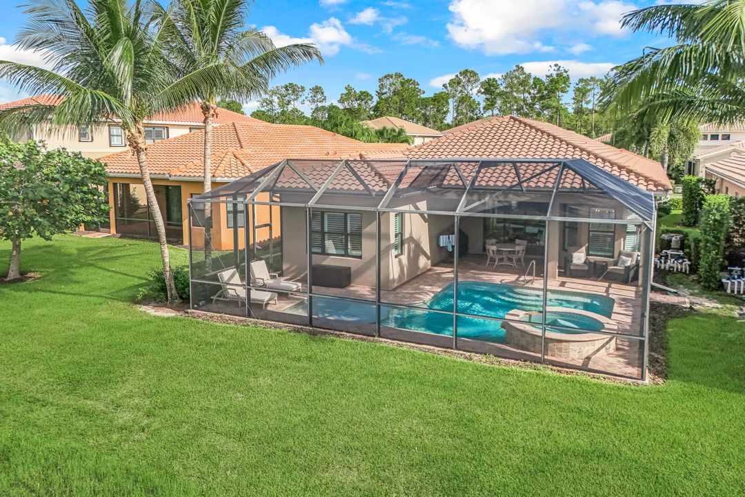 3366 Pacific Dr, Naples, FL 34119