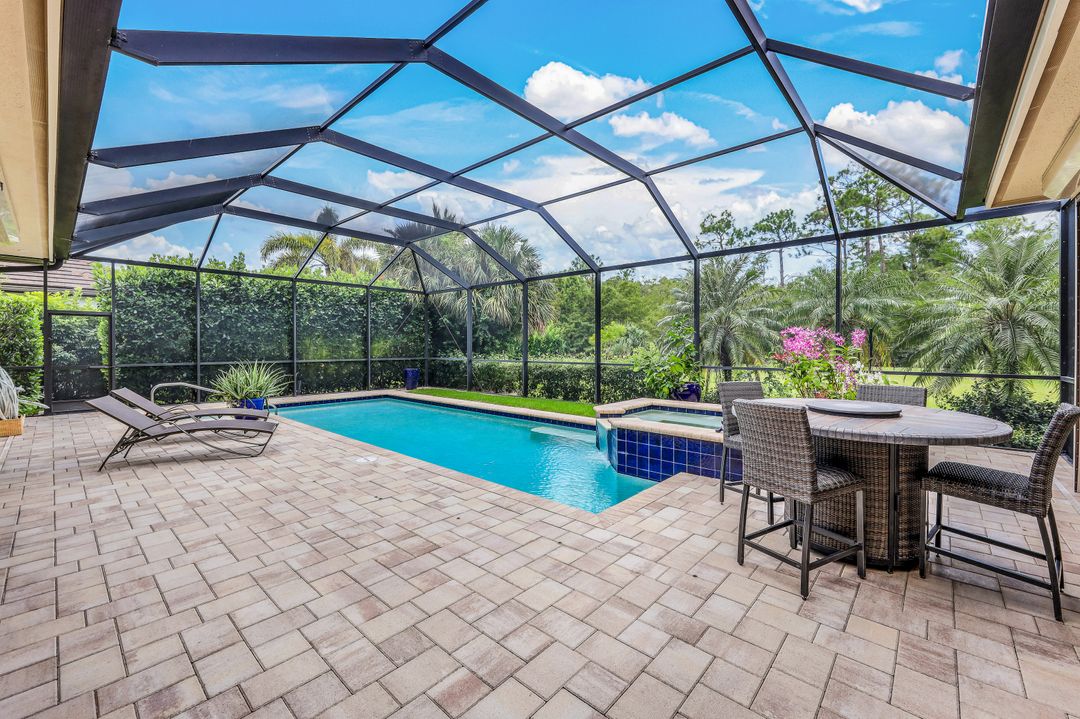 9243 Marble Stone Dr, Naples, FL 34120