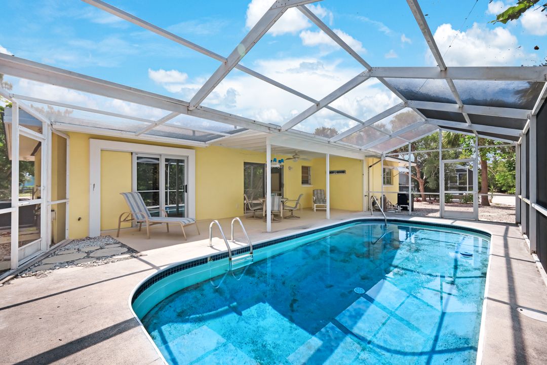 1125 Captains Walk St, Sanibel, FL 33957