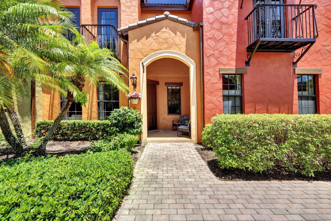 8964 Malibu St #1102, Naples, FL 34113