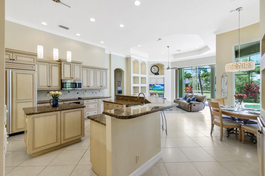 7681 Santa Margherita Way, Naples, FL 34109