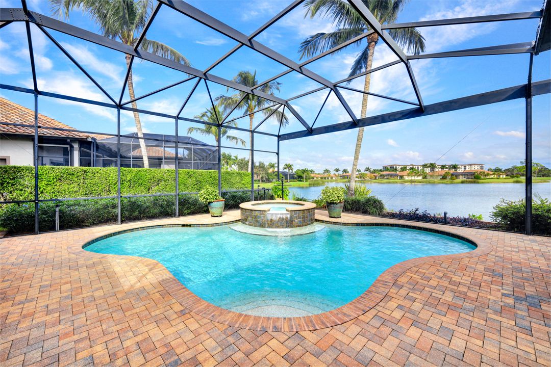 7322 Hagen Way, Naples, FL 34113