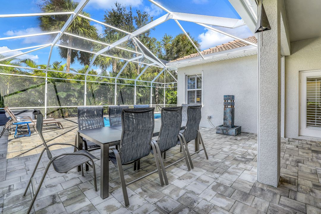 6128 Highwood Park Ln, Naples, FL 34110