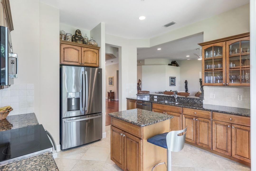 9200 Quartz Ln #202, Naples, FL 34120