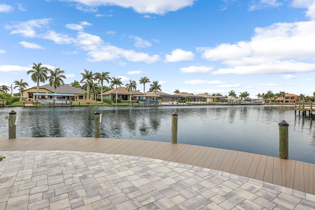 5209 Sunset Ct, Cape Coral, FL 33904