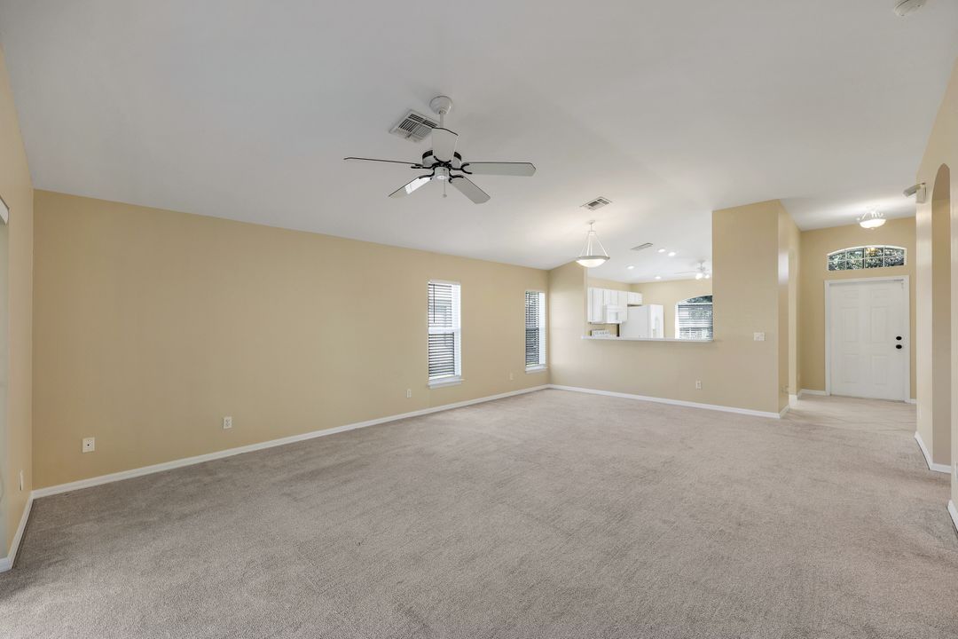 9261 Middle Oak Dr, Fort Myers, FL 33967