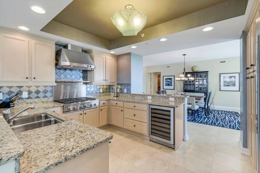 275 Indies Way #1001, Naples, FL 34110