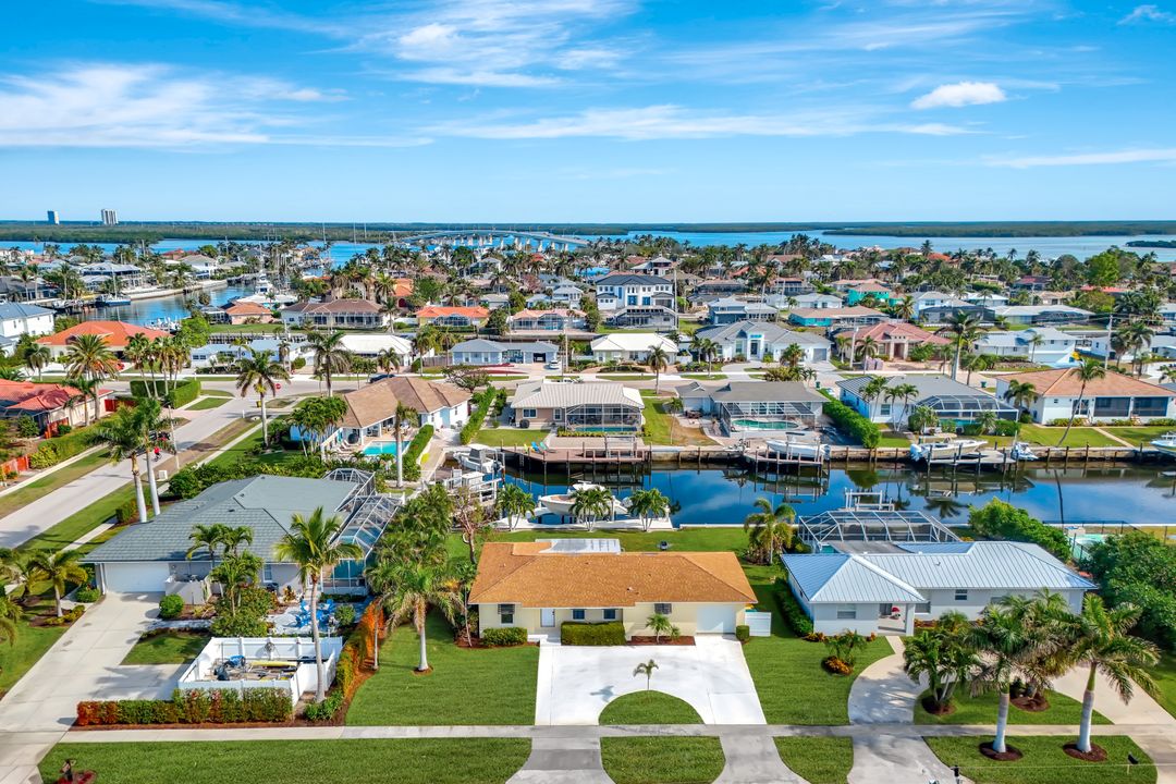 787 Apple Ct, Marco Island, FL 34145