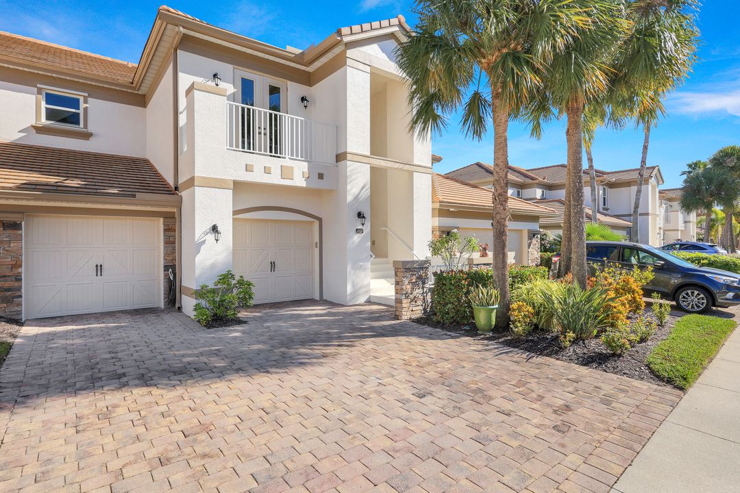 9200 Quartz Ln #202, Naples, FL 34120