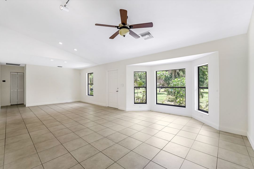 6170 Dogwood Way, Naples, FL 34116