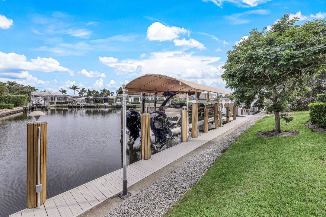 95 Anchor Ct, Marco Island, FL 34145