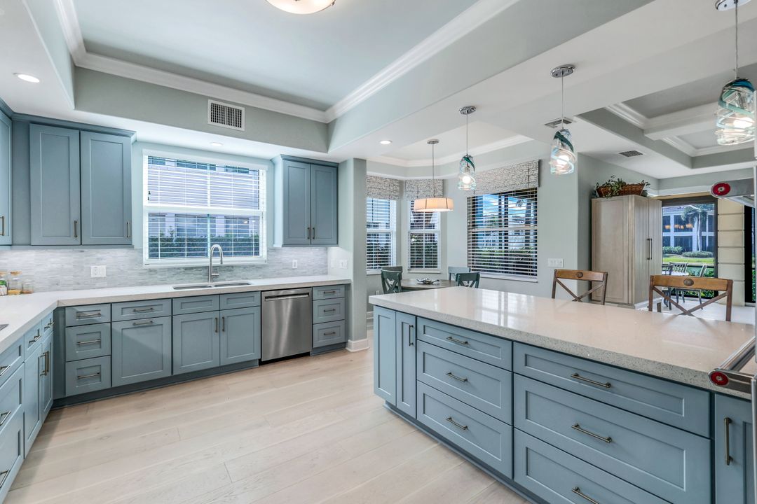 521 Avellino Isles Cir, Naples, FL 34119