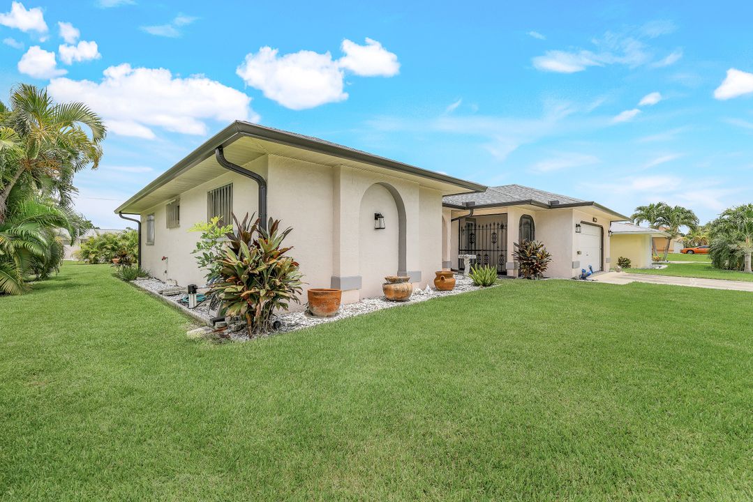 5237 Pocatella Ct, Cape Coral, FL 33904