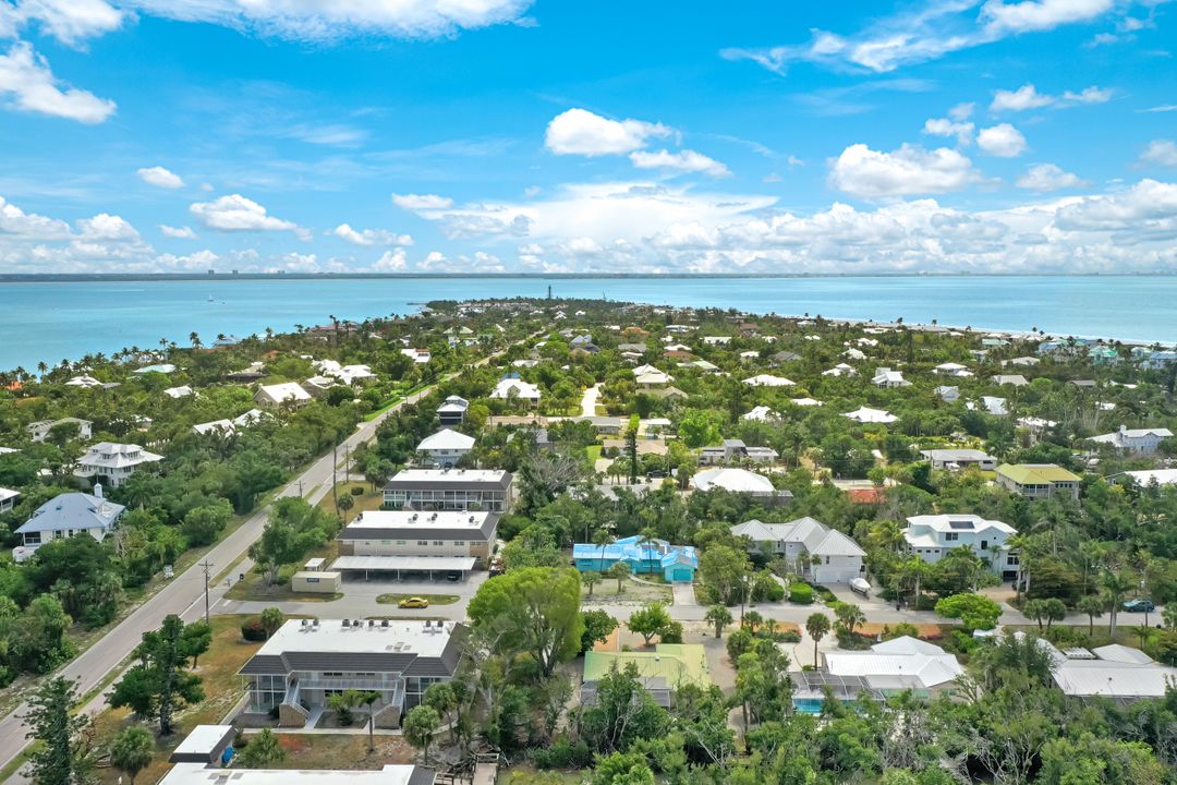 1125 Captains Walk St, Sanibel, FL 33957