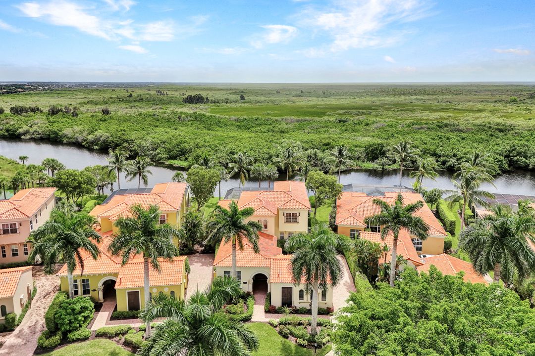 8576 Bellagio Dr, Naples, FL 34114