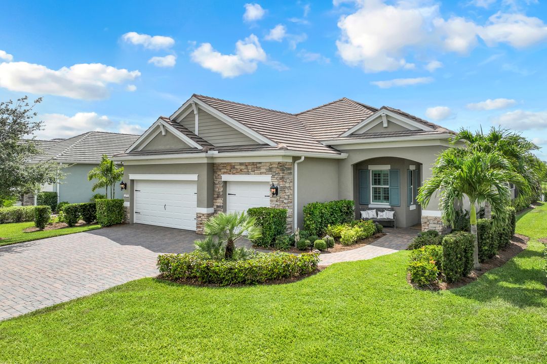 13792 Woodhaven Cir, Fort Myers, FL 33905