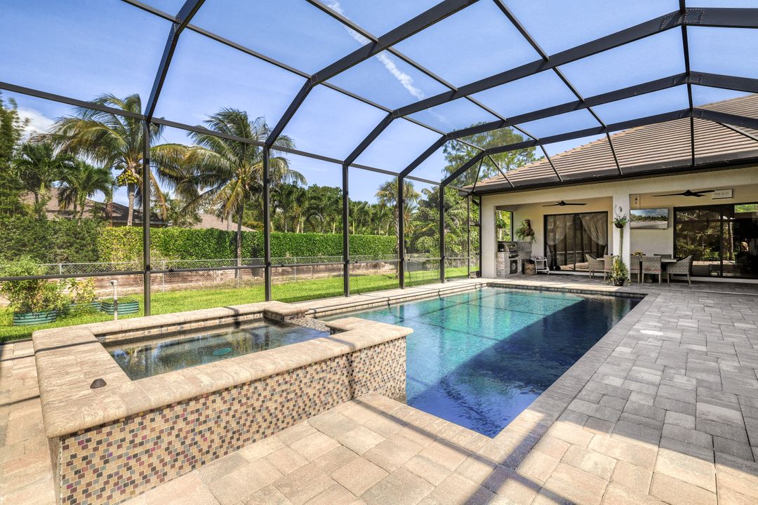 6331 Green Blvd, Naples, FL 34116