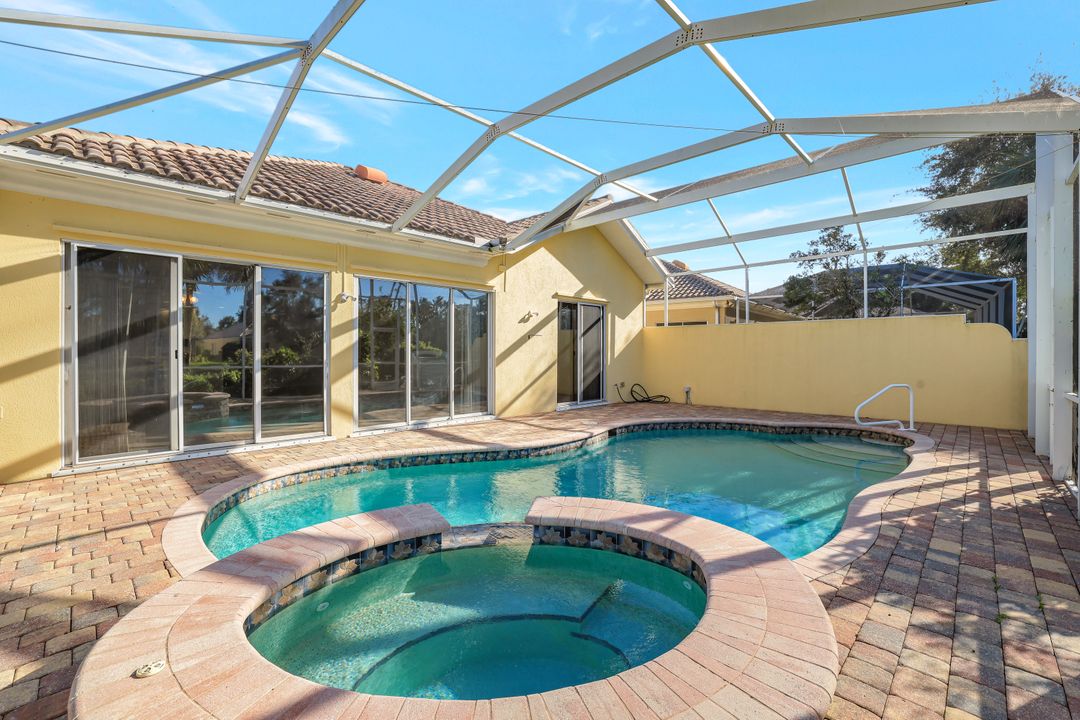 2918 Gilford Way, Naples, FL 34119