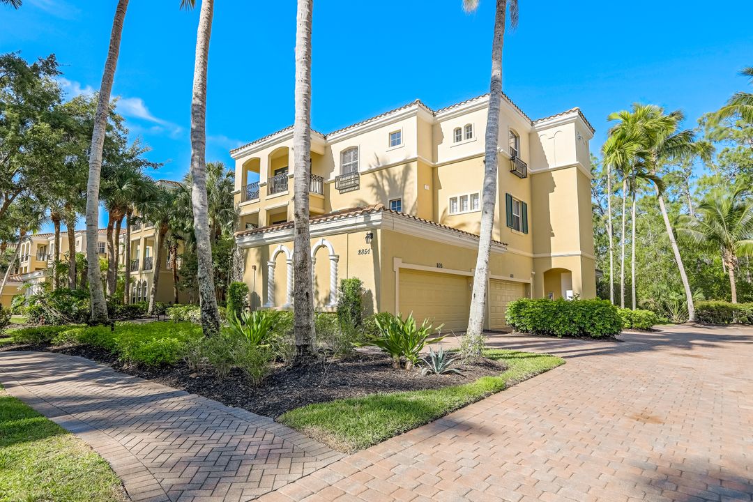 2851 Tiburon Blvd E #103, Naples, FL 34109