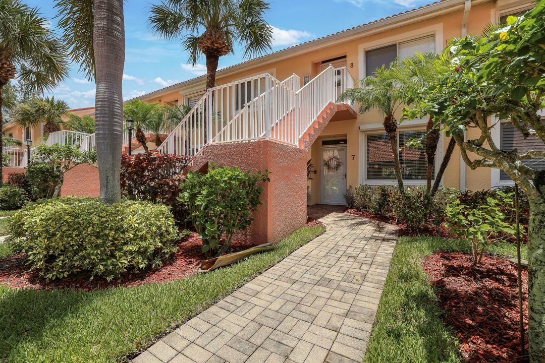 2395 Bayou Ln #7, Naples, FL 34112