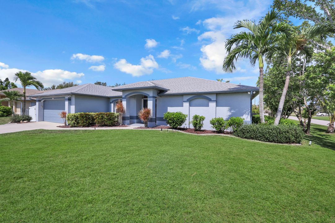 3015 SW 9th Ave, Cape Coral, FL 33914