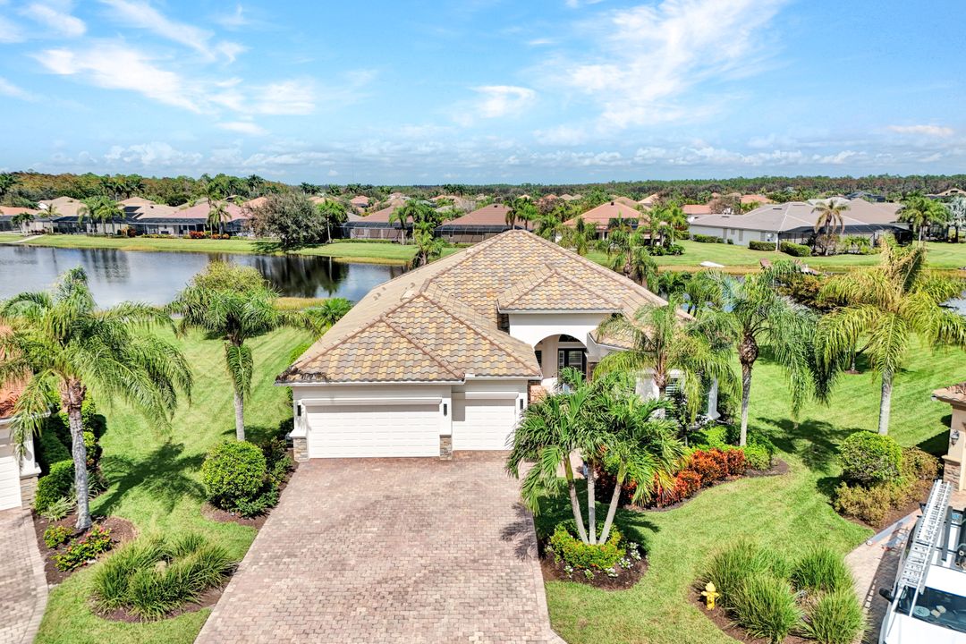 9399 Slate Ct, Naples, FL 34120