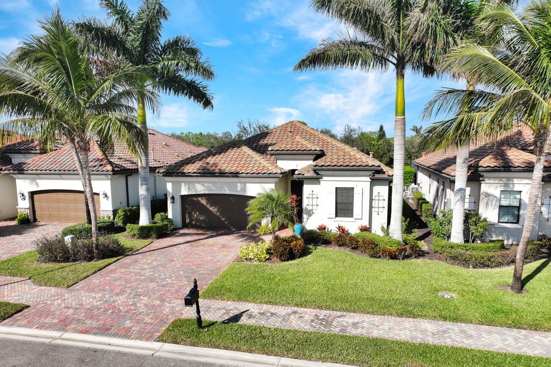 2786 Aviamar Cir, Naples, FL 34114