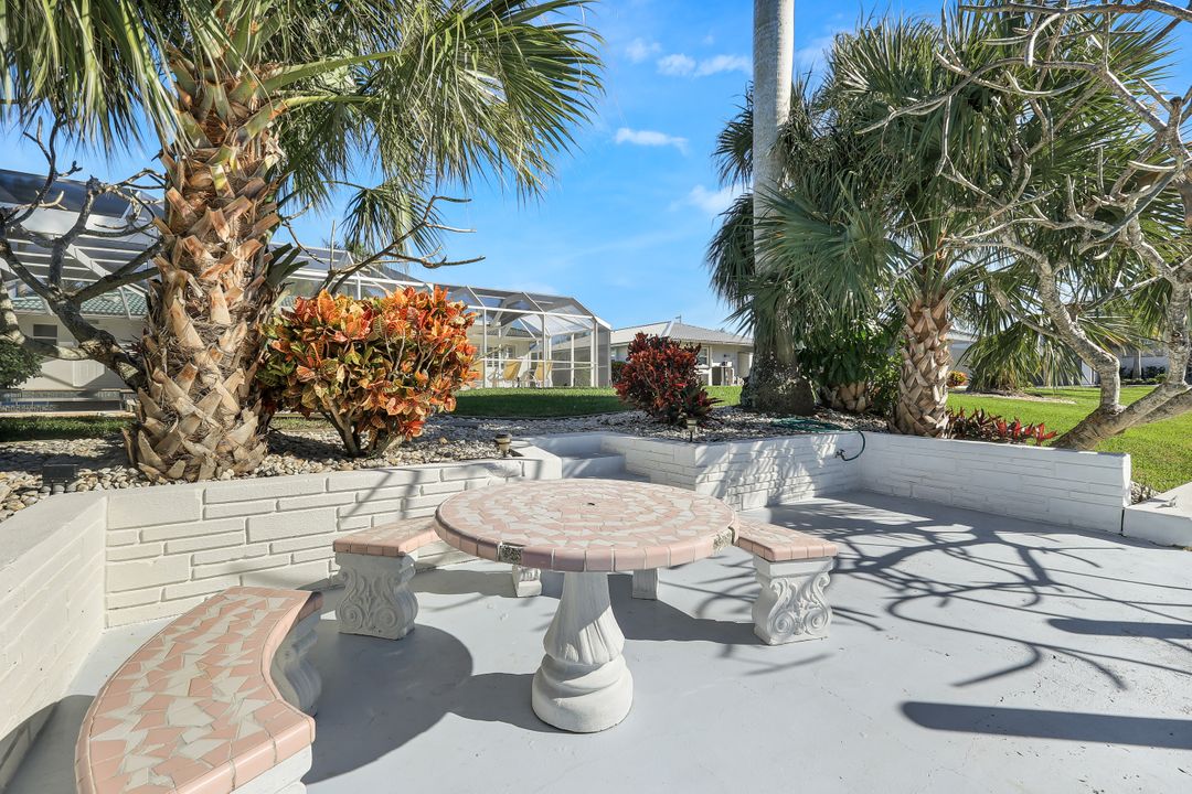 5614 Coronado Ct, Cape Coral, FL 33904