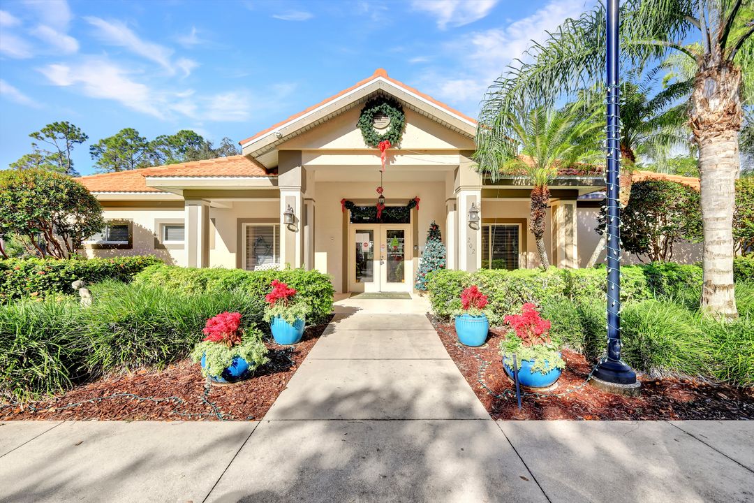 289 Robin Hood Cir #201, Naples, FL 34104