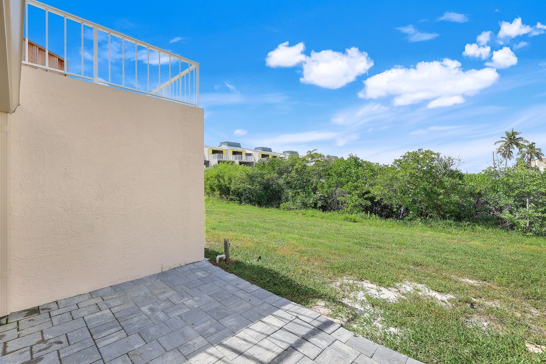 200 Periwinkle Way #114, Sanibel, FL 33957