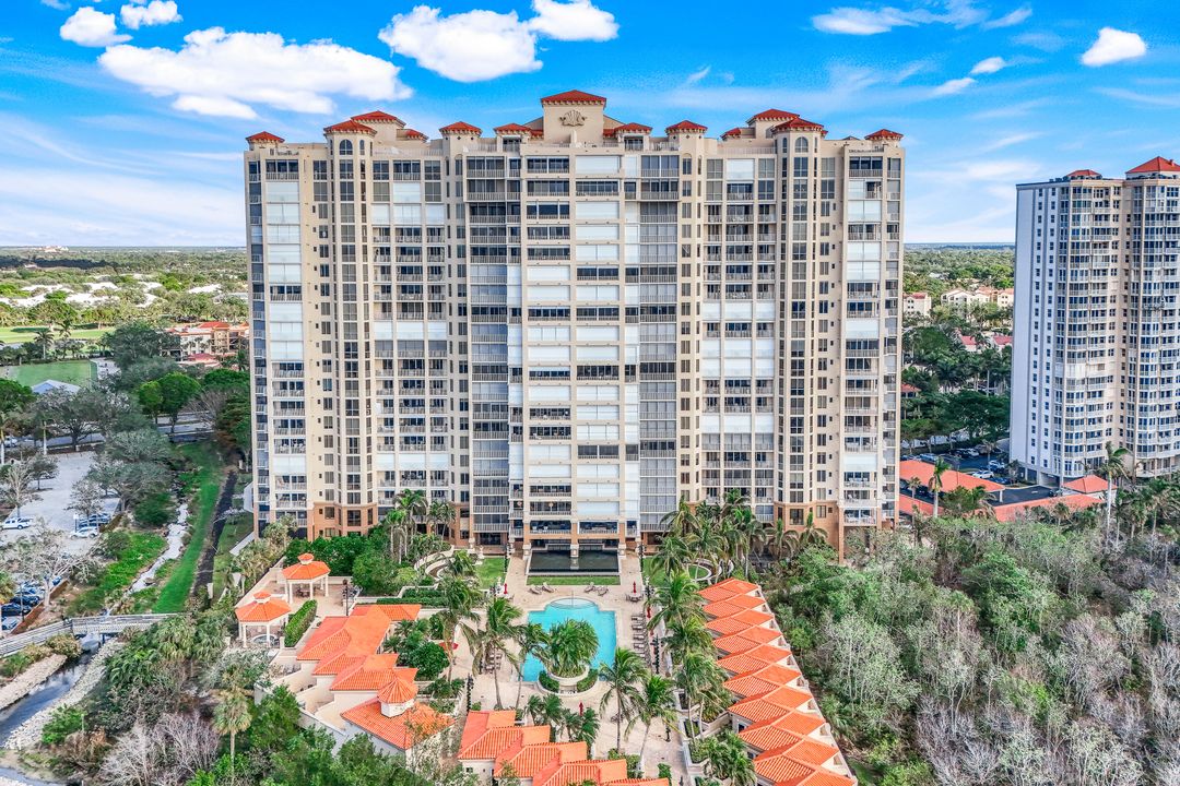 6597 Nicholas Blvd #306, Naples, FL 34108