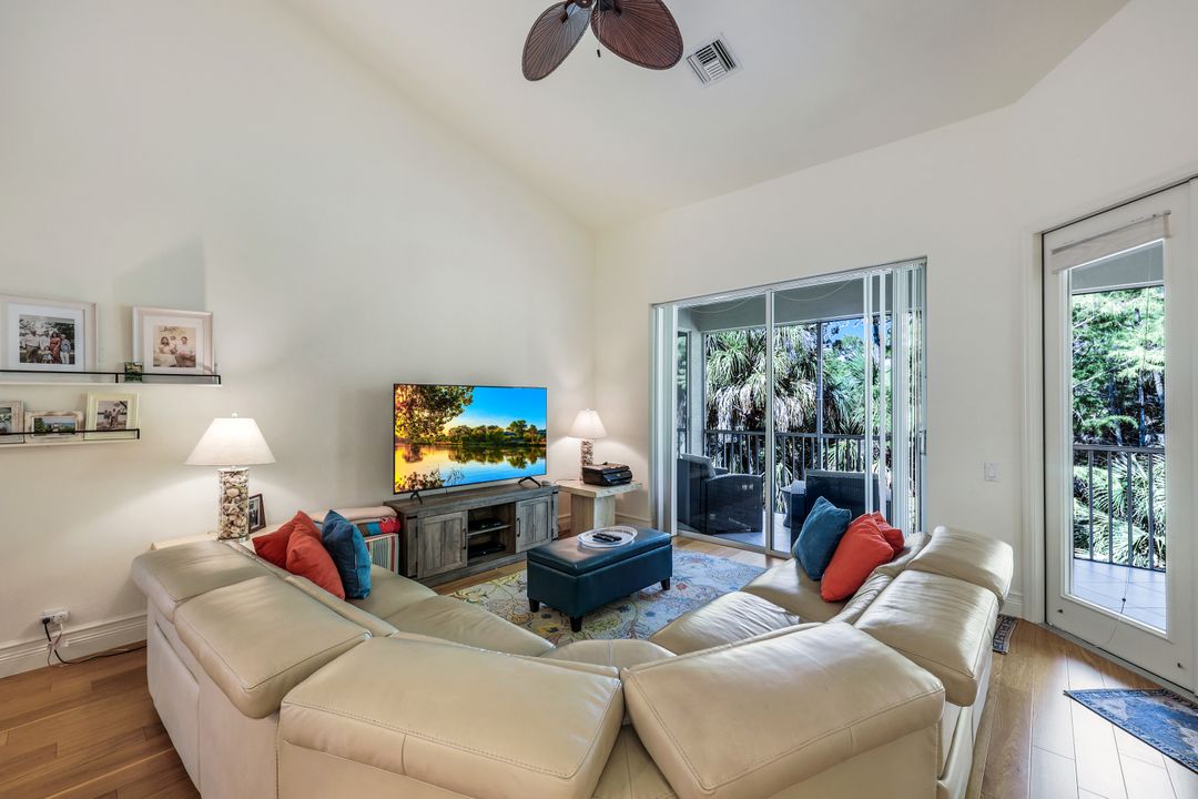 8530 Danbury Blvd #202, Naples, FL 34120