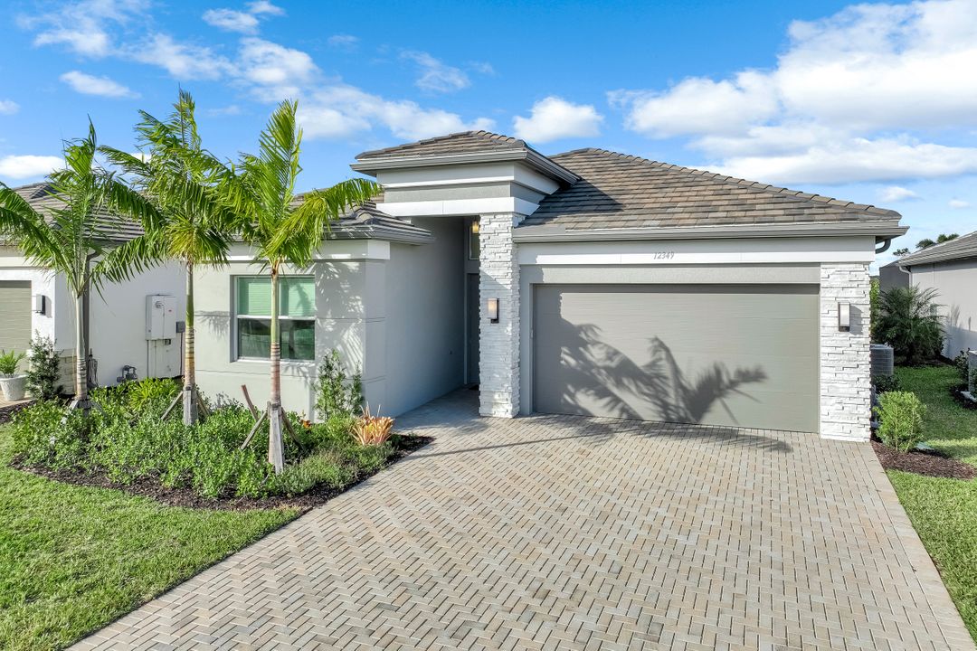 12349 Dahlia Ct, Naples, FL 34120