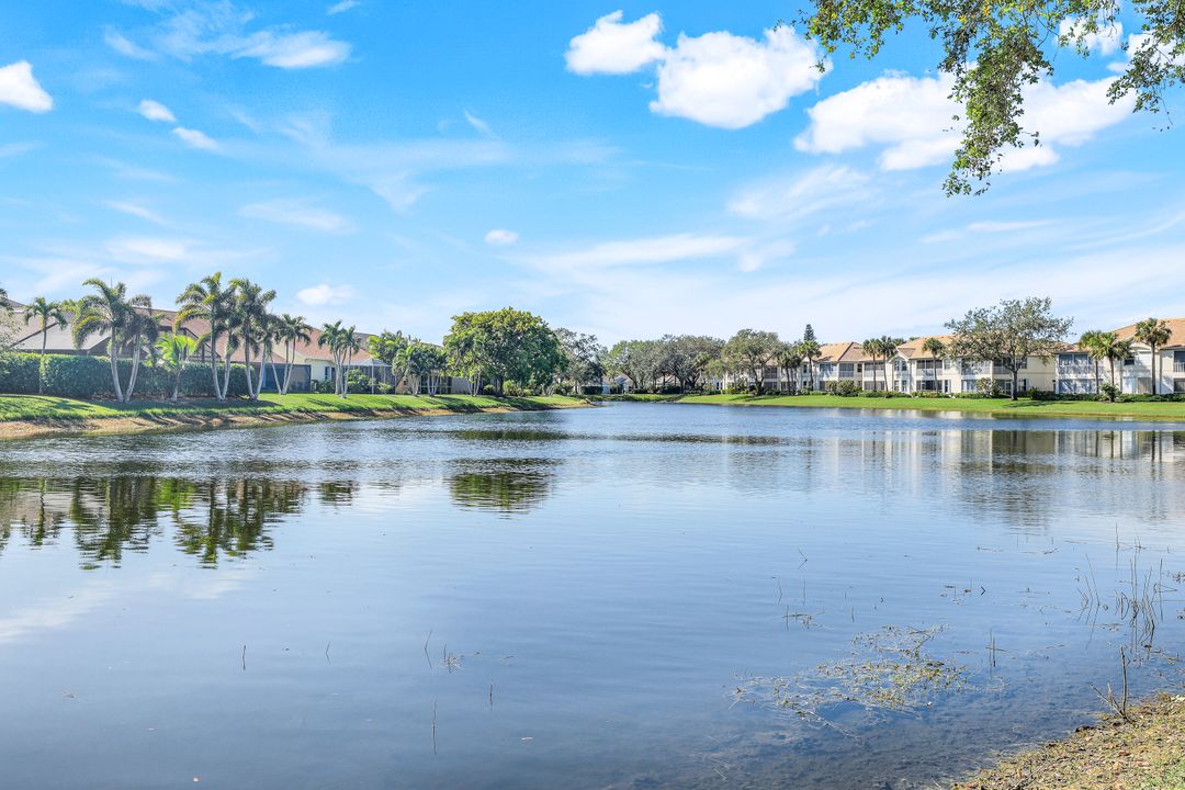 7846 Gardner Dr #102, Naples, FL 34109