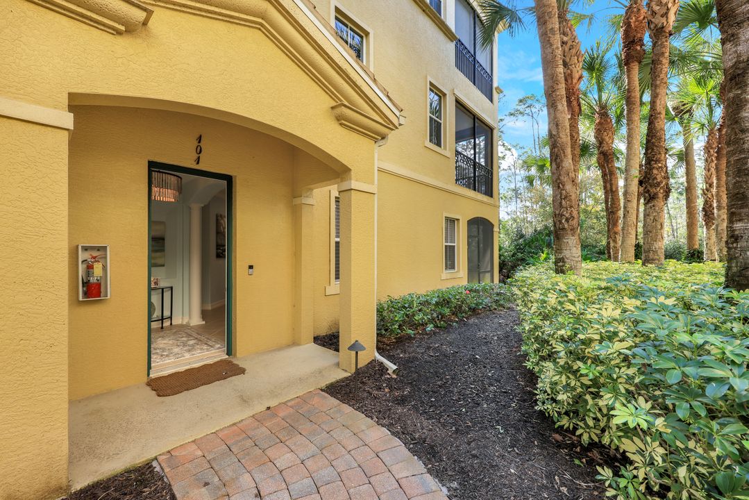 2855 Tiburon Blvd E #101, Naples, FL 34109