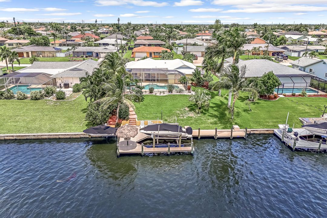 2930 SE 10th Pl, Cape Coral, FL 33904